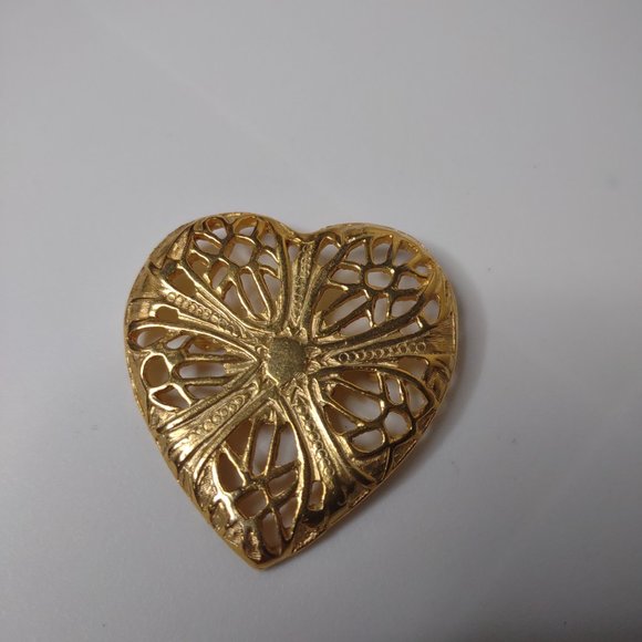 Large Metal Gold Tone Heart Brooch - Picture 2 of 16